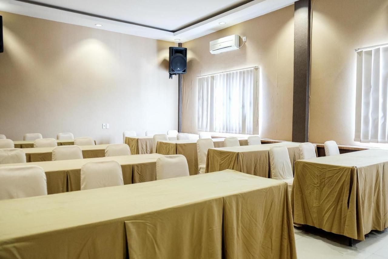 Reddoorz Plus Near Living World Pekanbaru Dış mekan fotoğraf