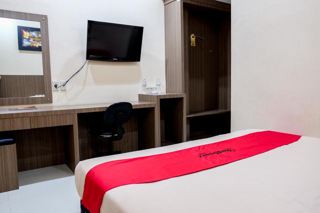 Reddoorz Plus Near Living World Pekanbaru Dış mekan fotoğraf