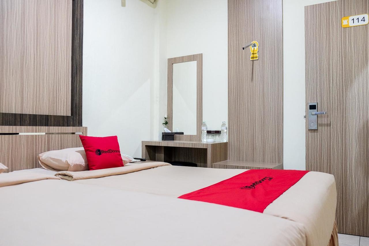 Reddoorz Plus Near Living World Pekanbaru Dış mekan fotoğraf