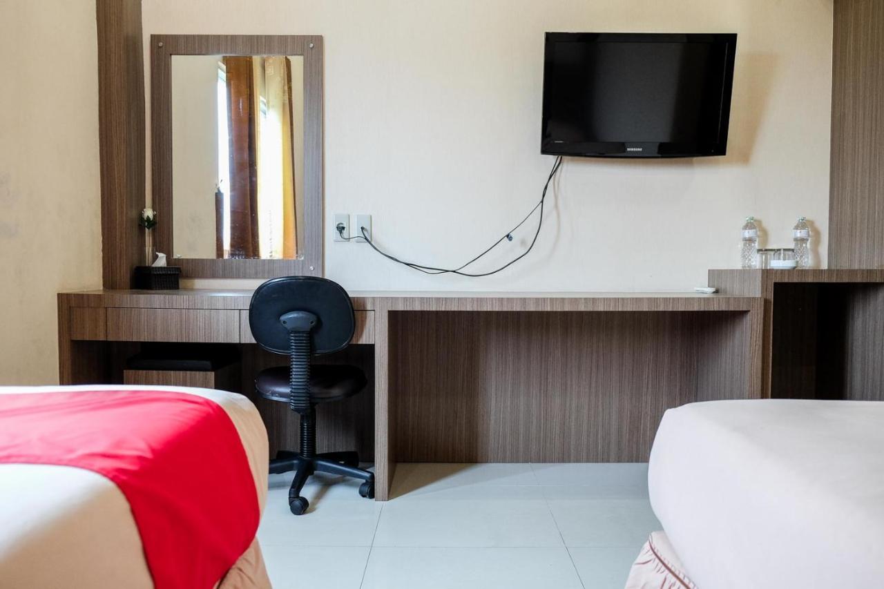 Reddoorz Plus Near Living World Pekanbaru Dış mekan fotoğraf